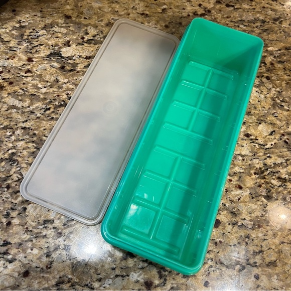 Vintage USA Tupperware Green Celery Vegetable Keeper Crisper Container 892-5 Lid - Picture 2 of 8